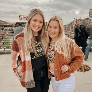 Meet your Posher, Emily